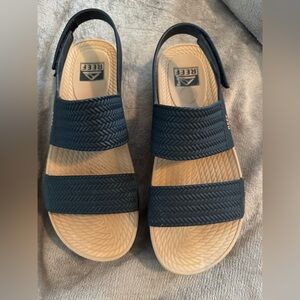 Black Reef sandals, size 10